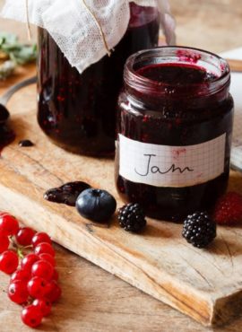 jam with red forest fruits and cognac