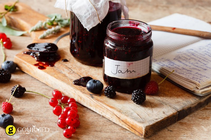 jam with red forest fruits and cognac